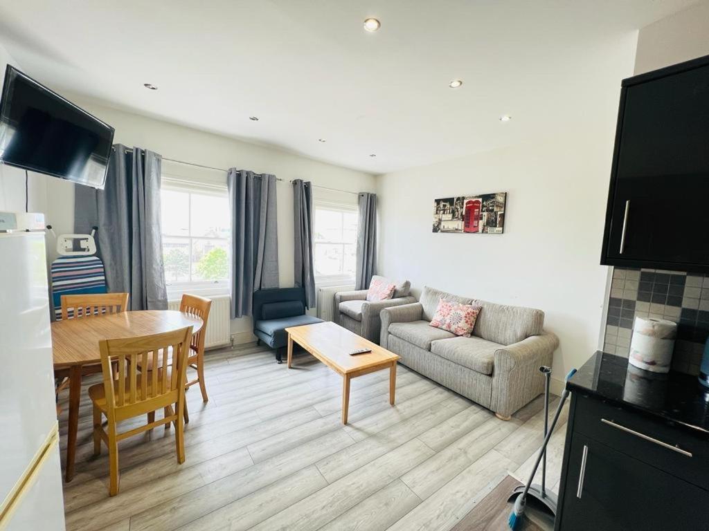 Entire New Flat With View To River Yare, H7 Apartment Great Yarmouth Ngoại thất bức ảnh